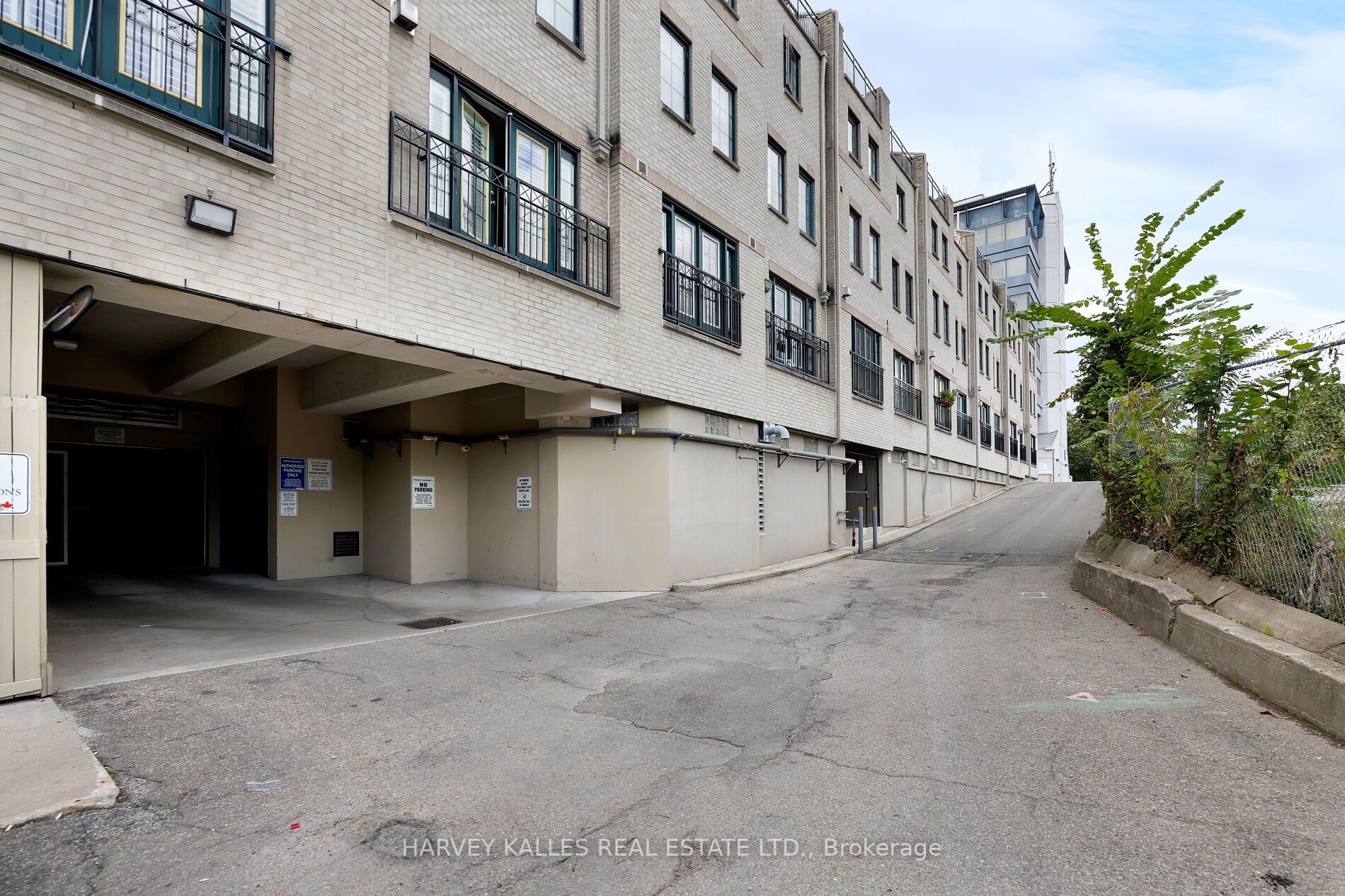 1 Baxter Street, #15