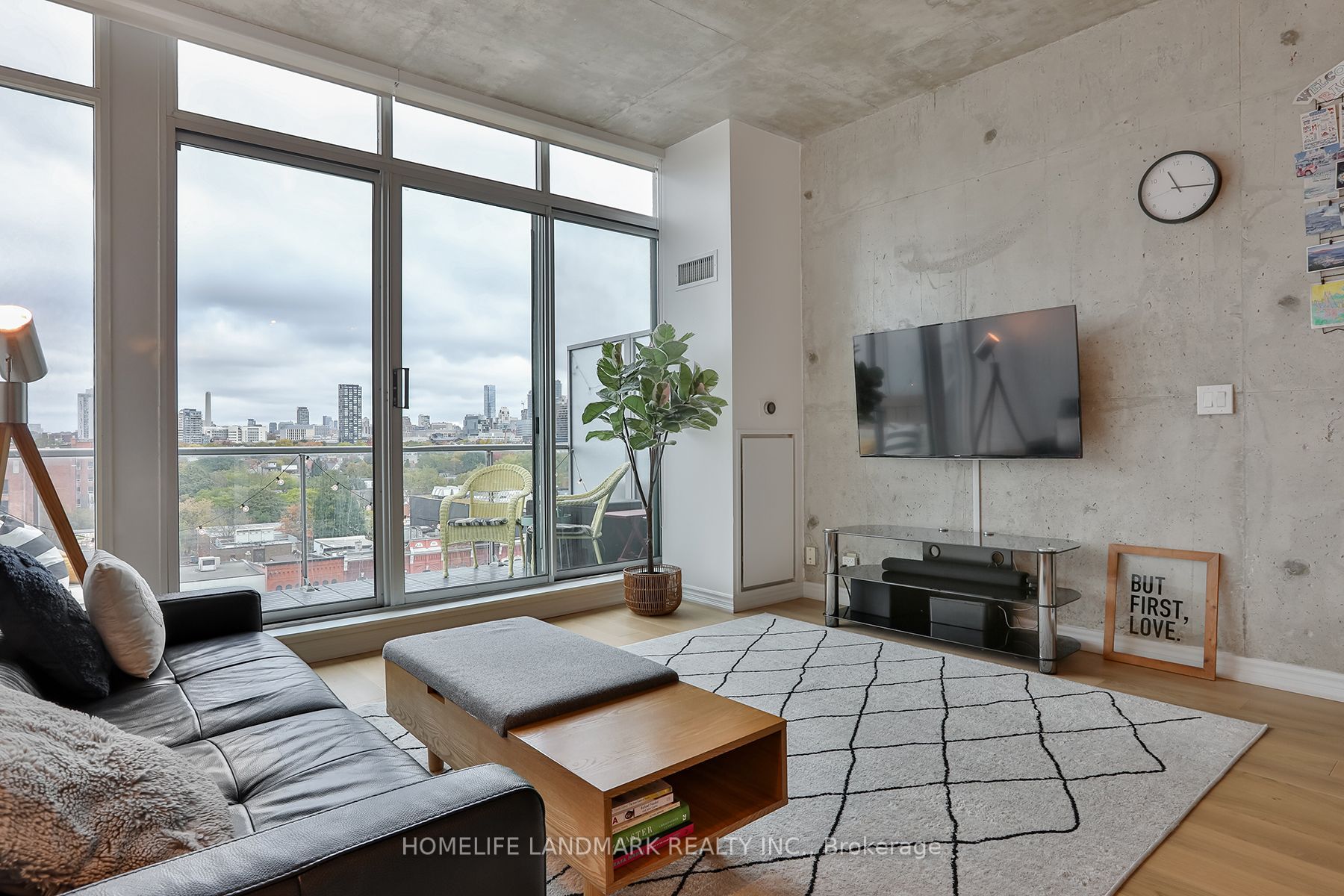388 Richmond St W, #914