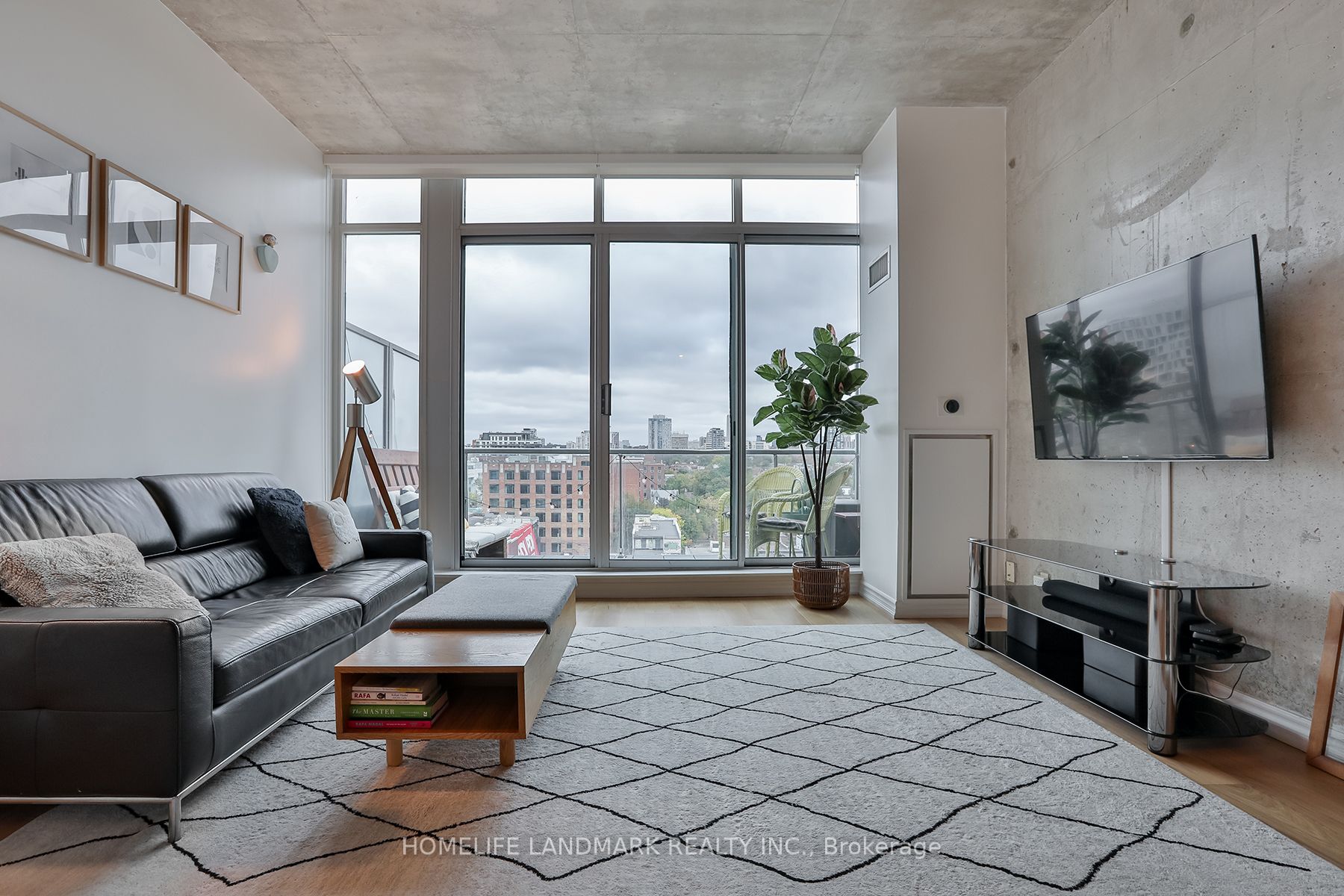 388 Richmond St W, #914