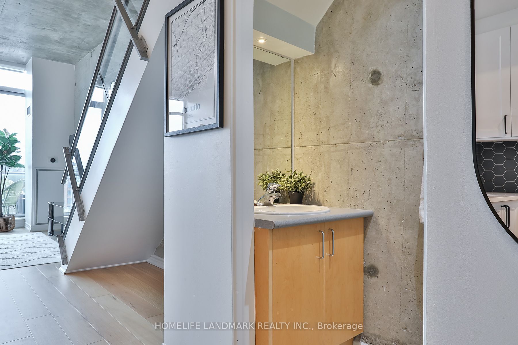 388 Richmond St W, #914