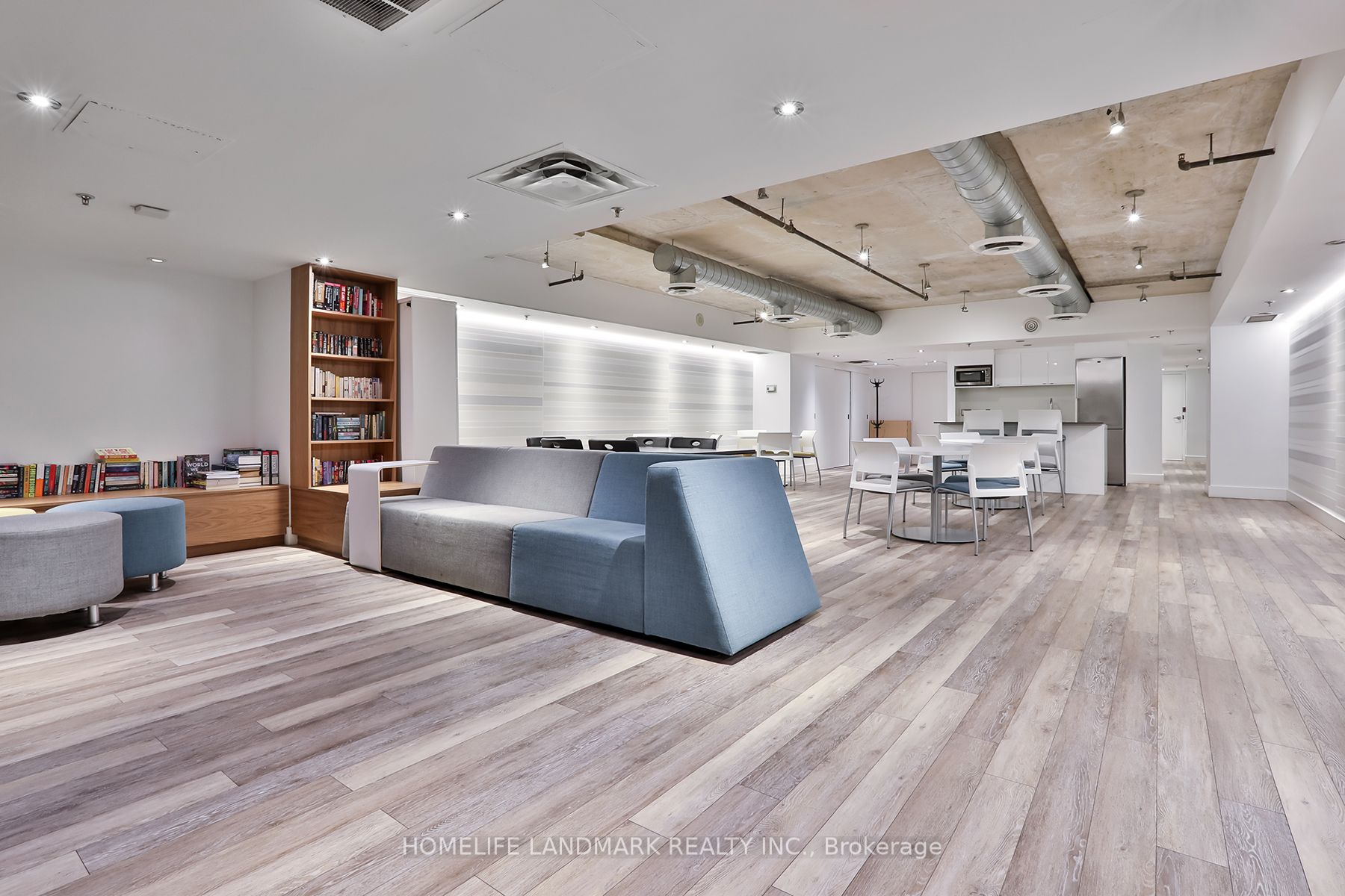 388 Richmond St W, #914