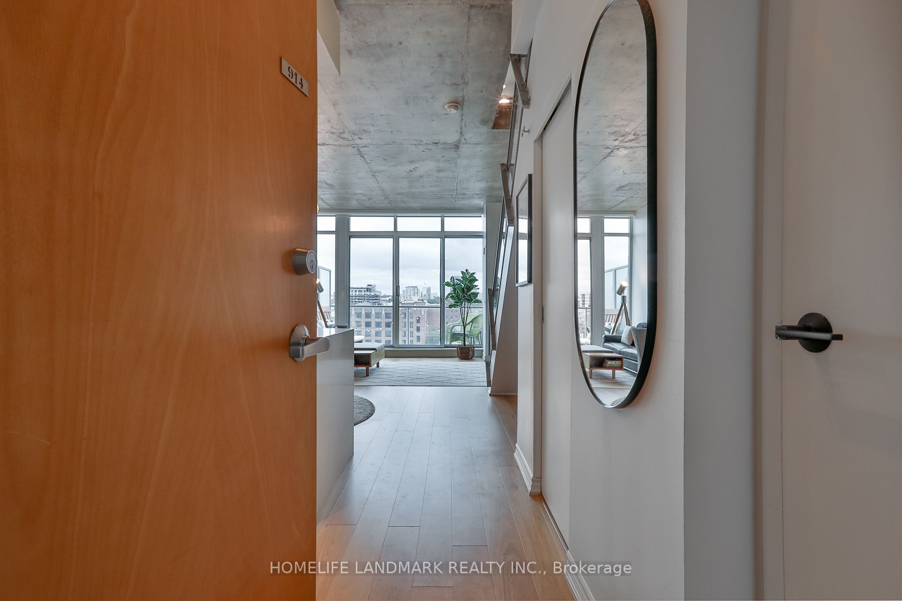 388 Richmond St W, #914