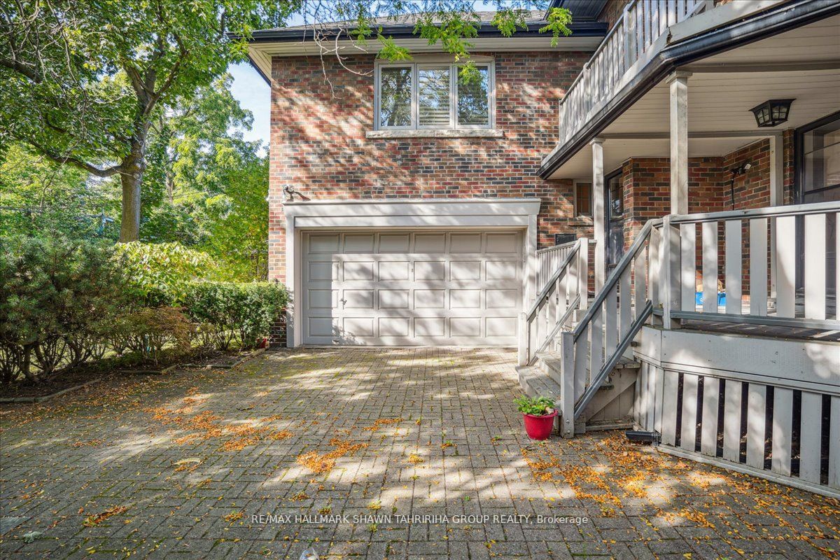 251 Lytton Blvd