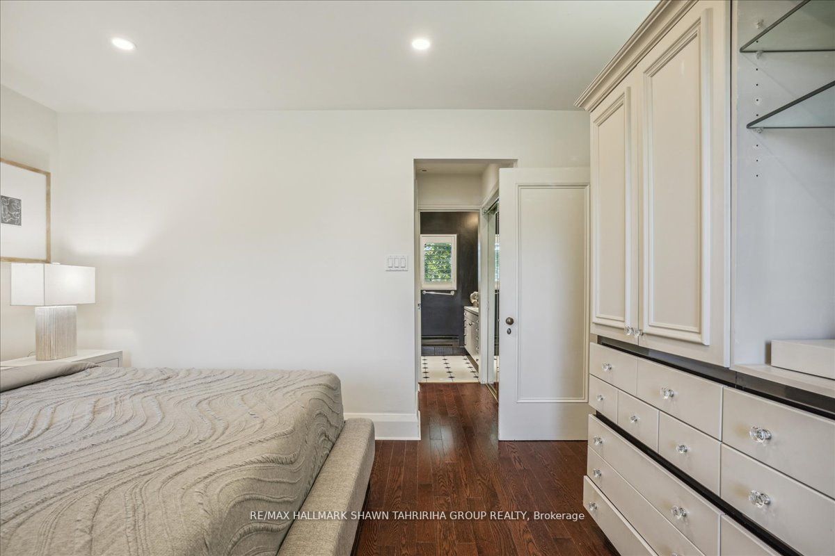 251 Lytton Blvd