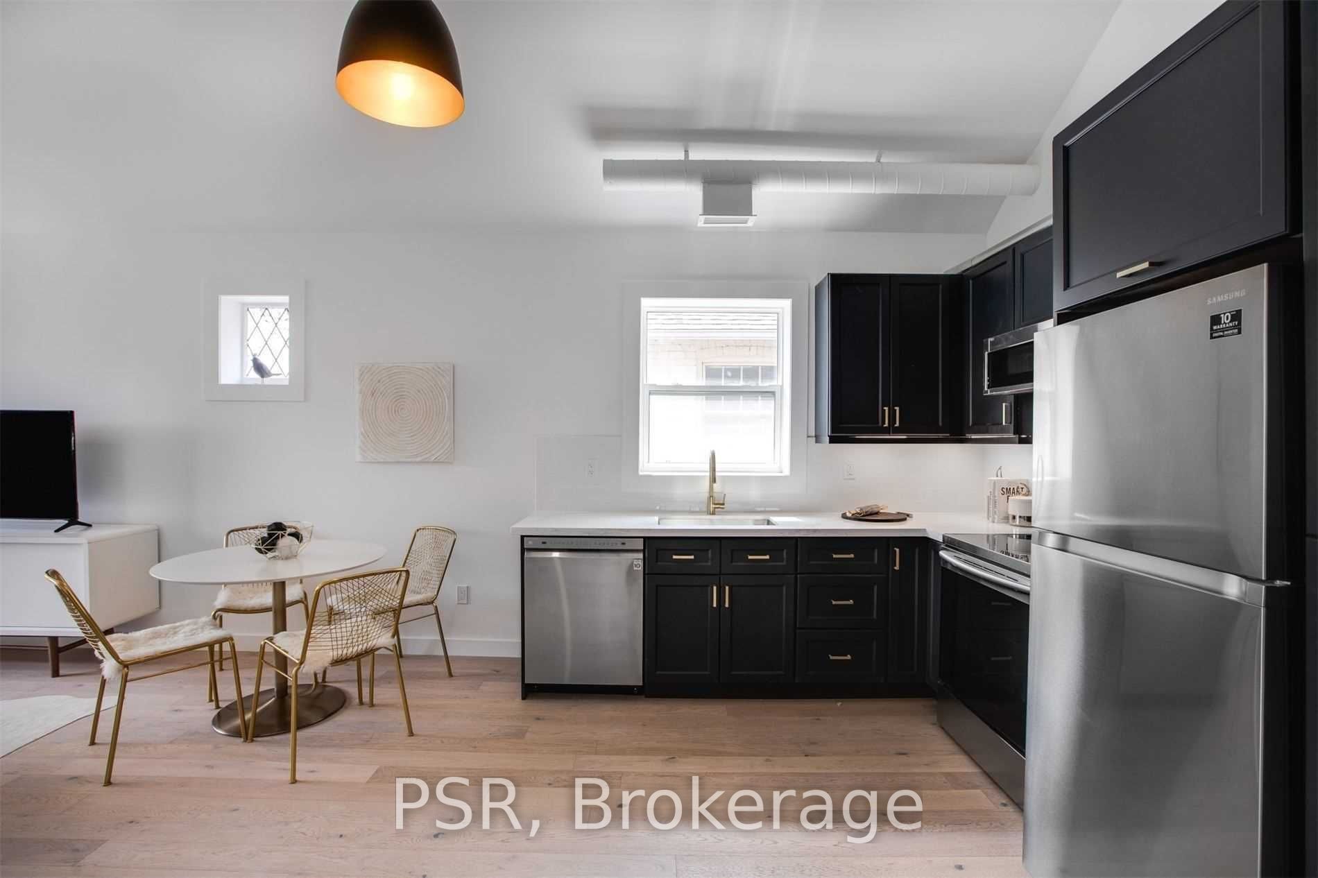 114 Braemar Ave, #Upper