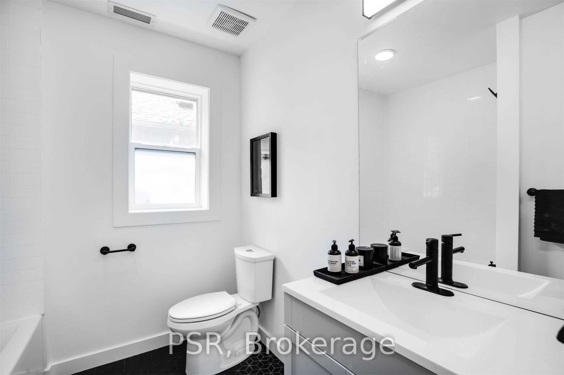 114 Braemar Ave, #Upper