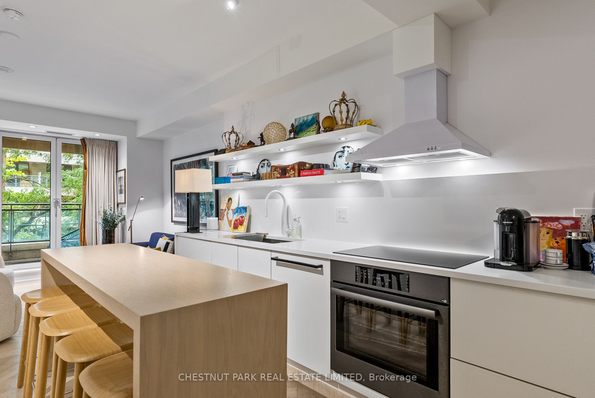 25 Scrivener Sq, #201