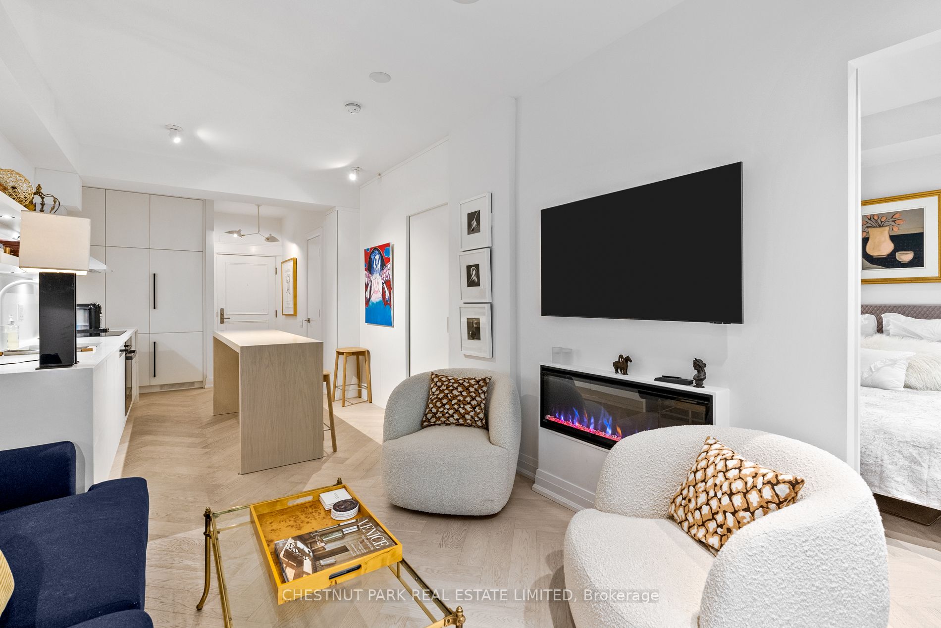 25 Scrivener Sq, #201