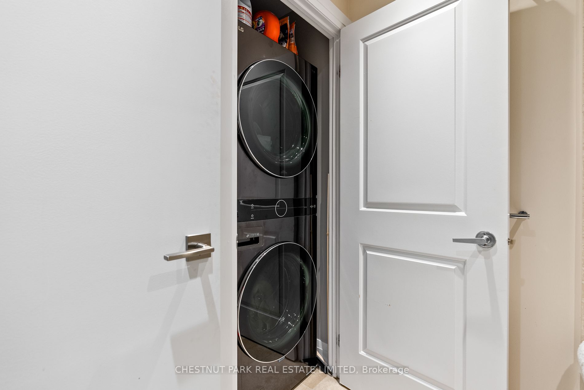 25 Scrivener Sq, #201