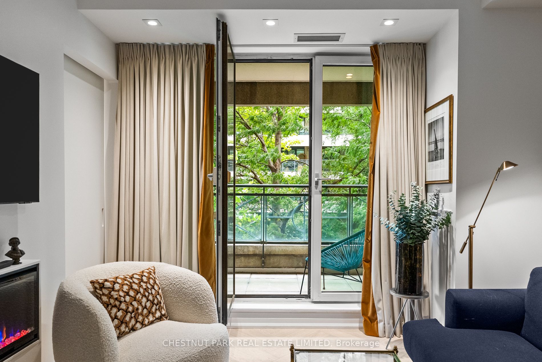 25 Scrivener Sq, #201