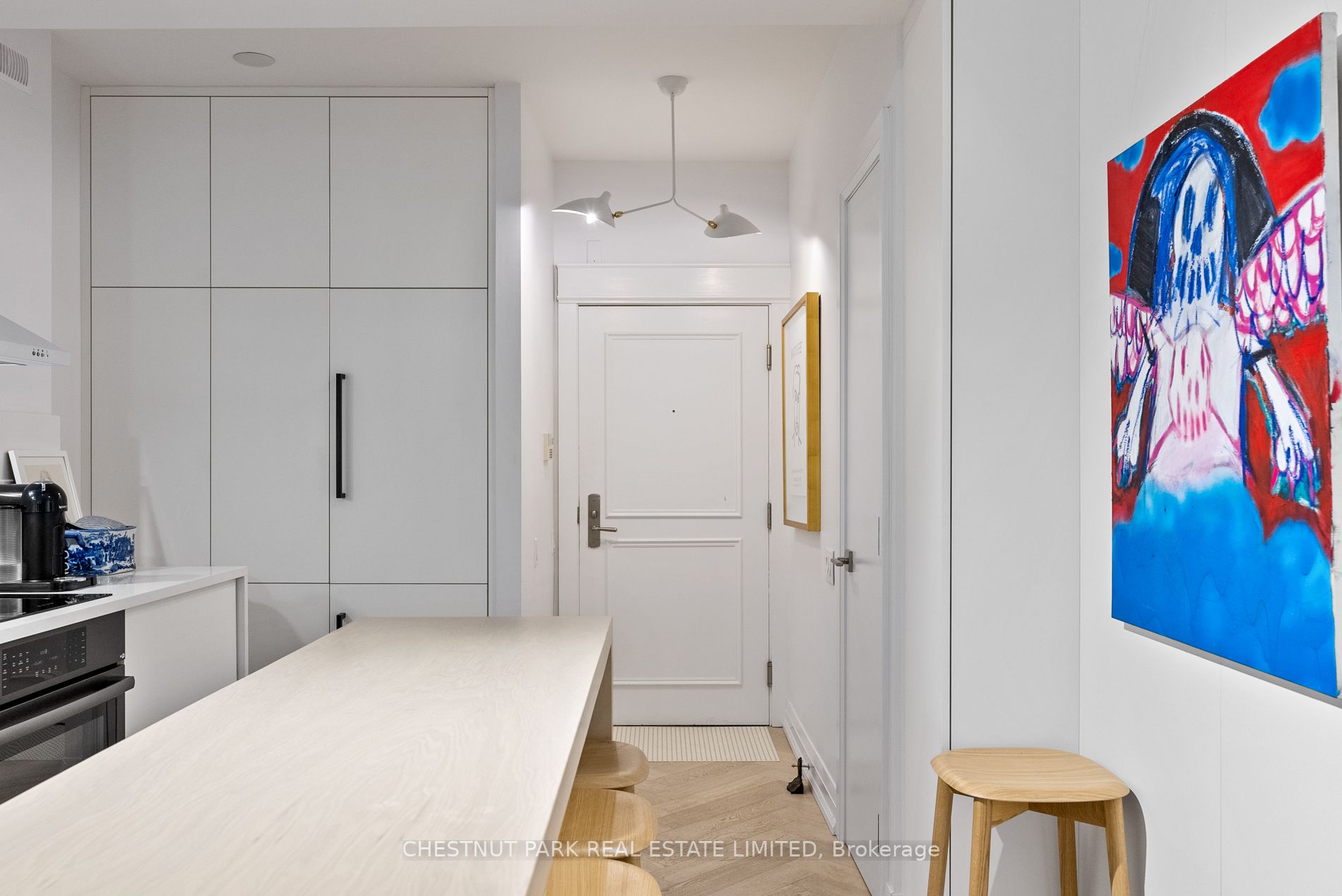 25 Scrivener Sq, #201