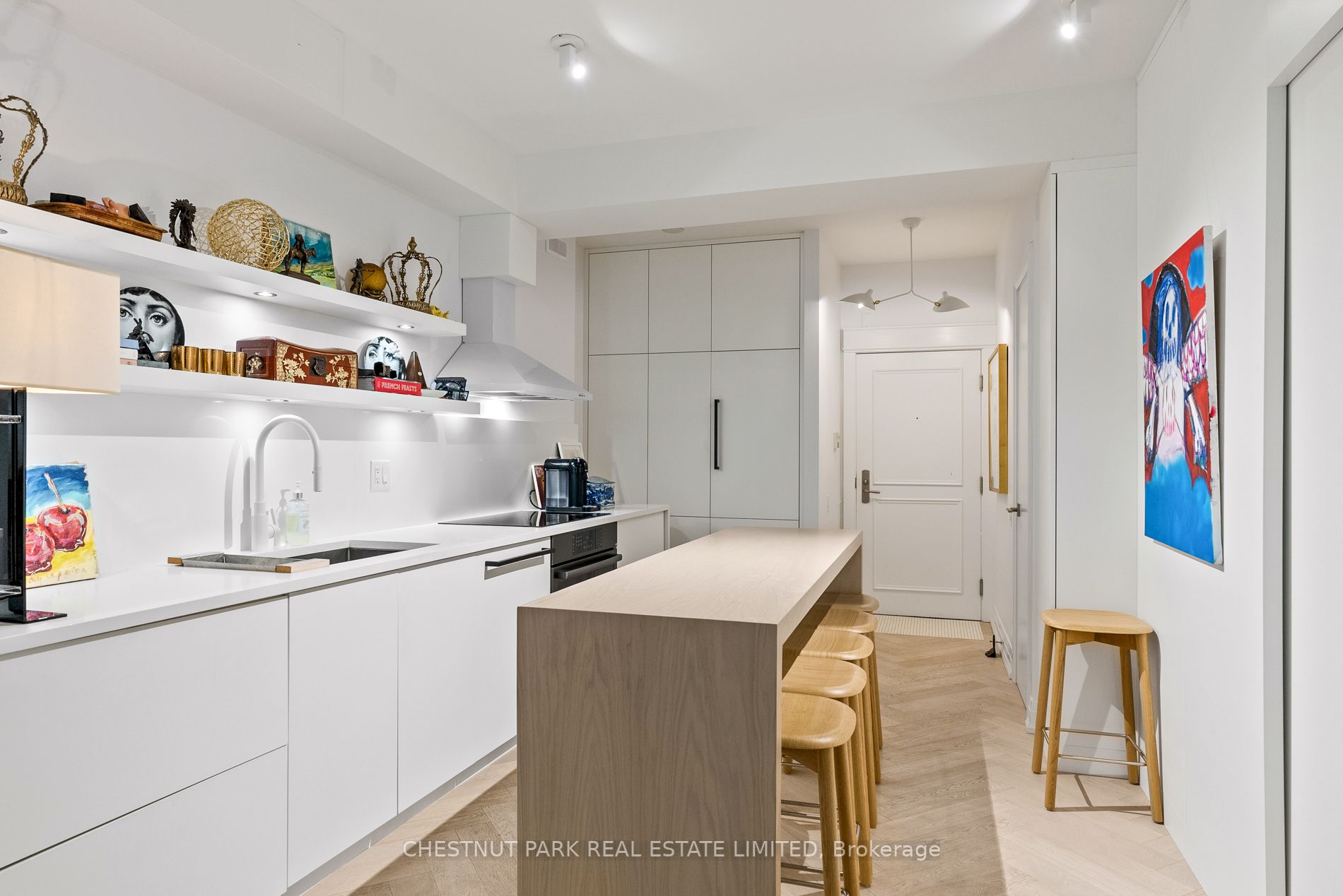25 Scrivener Sq, #201