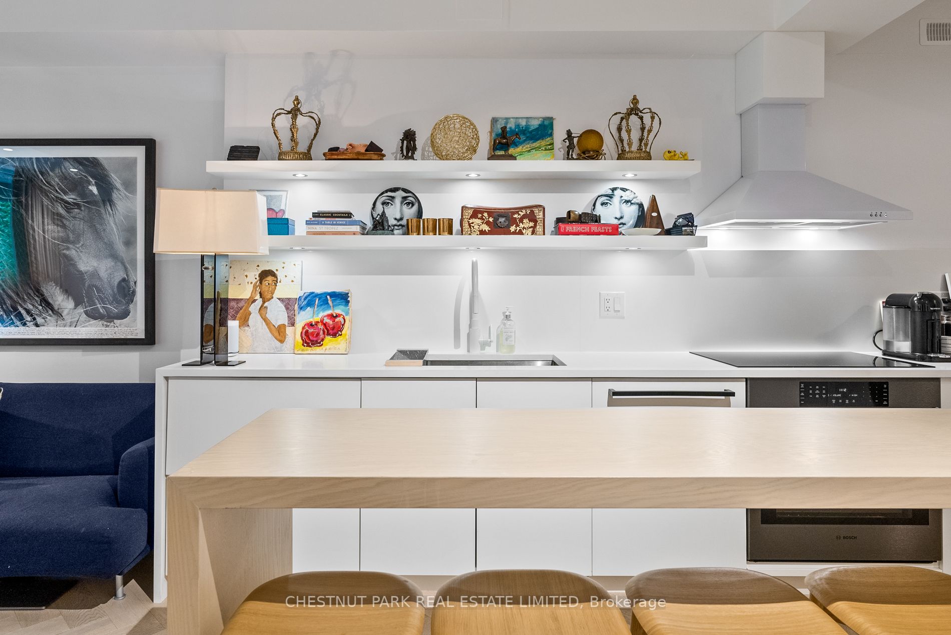 25 Scrivener Sq, #201