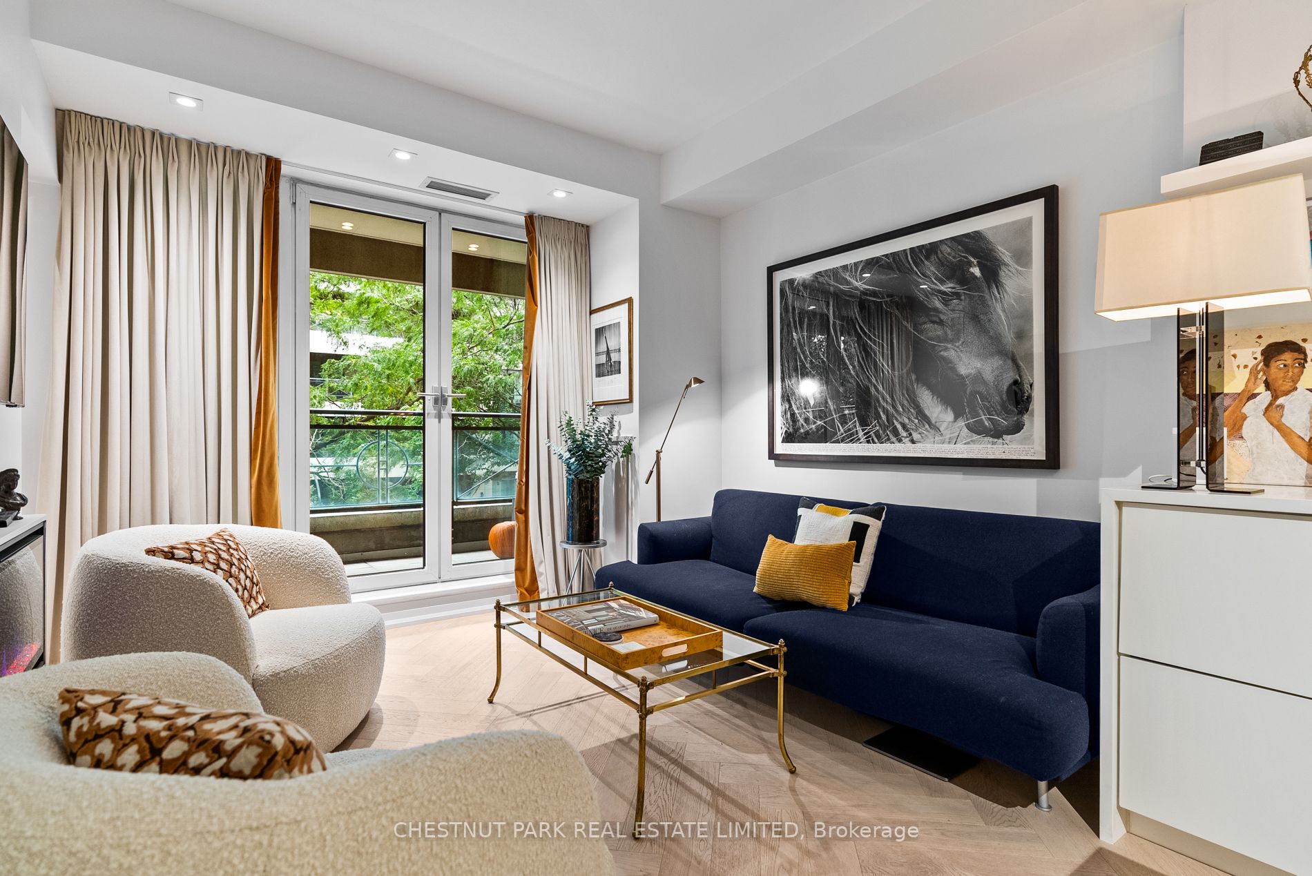 25 Scrivener Sq, #201