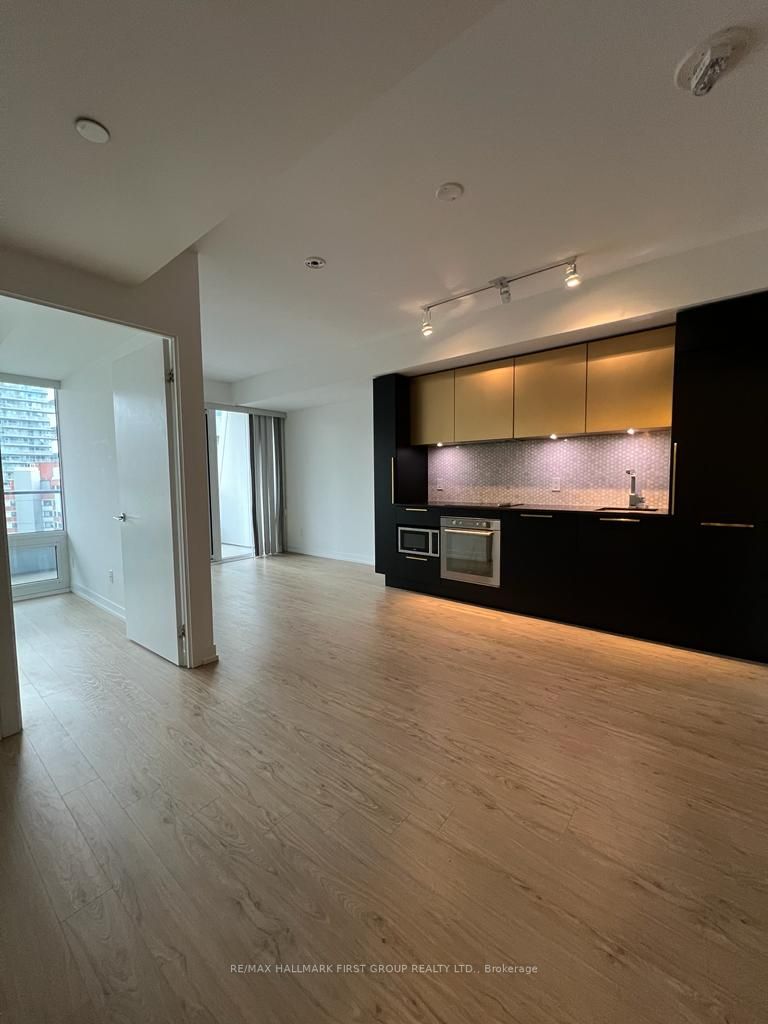 85 Wood Street, #1217