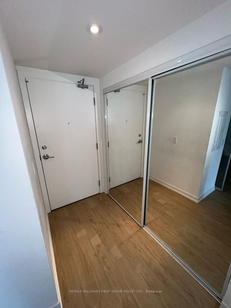 85 Wood Street, #1217