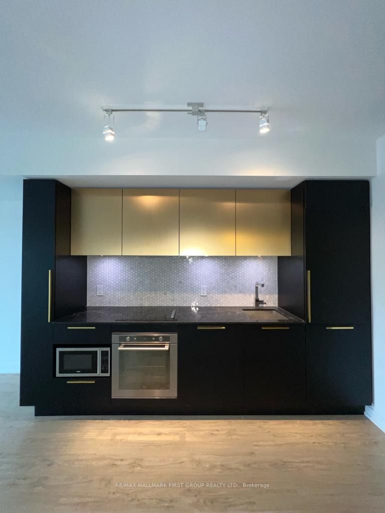 85 Wood Street, #1217