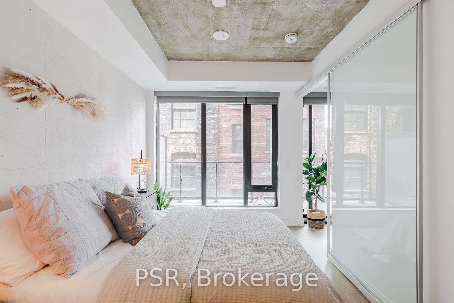 608 Richmond St W, #317