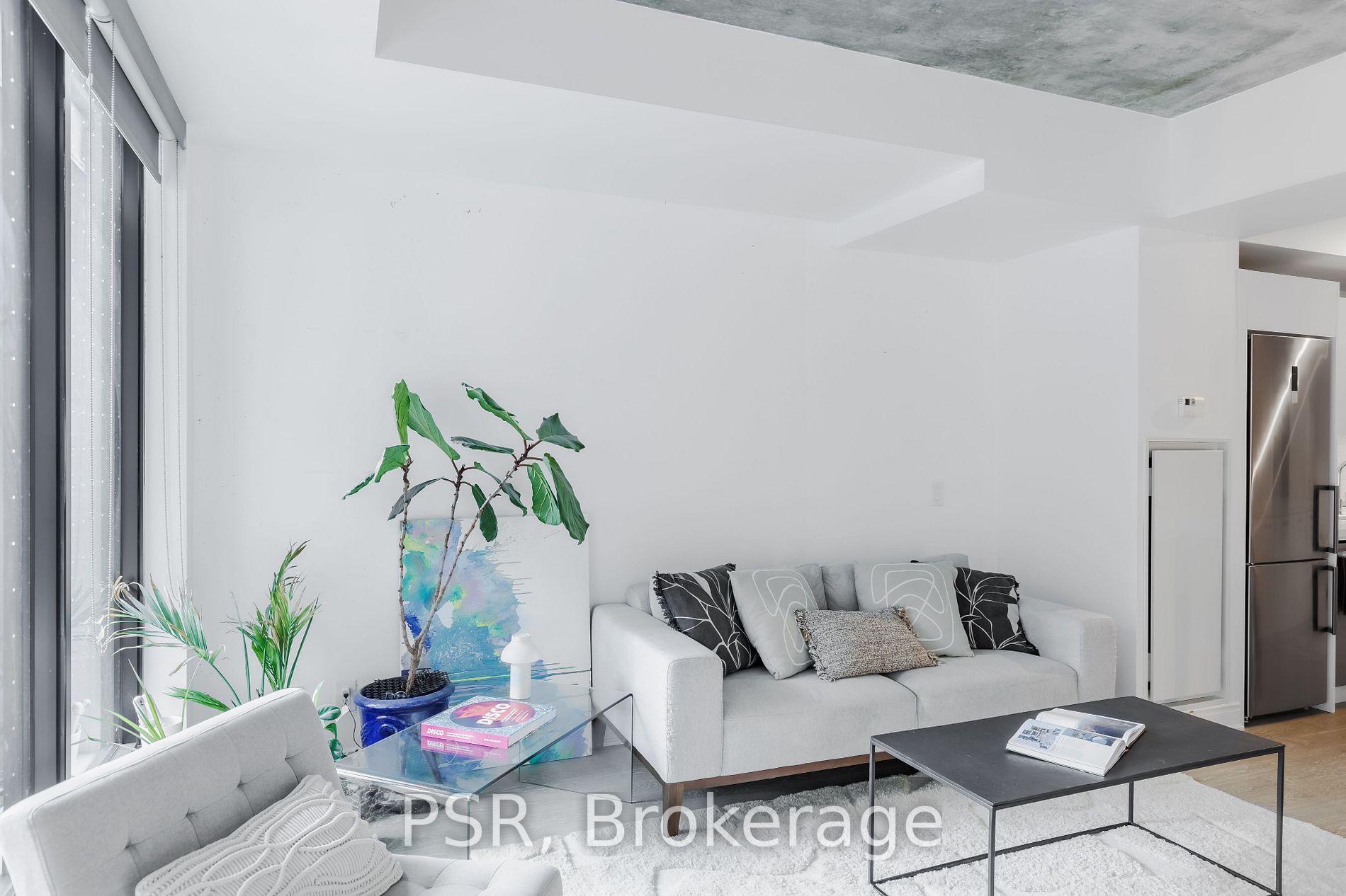 608 Richmond St W, #317