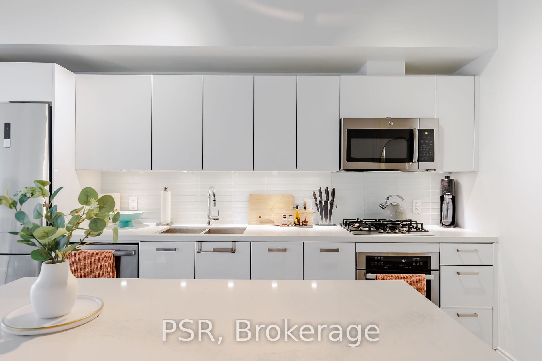 608 Richmond St W, #317