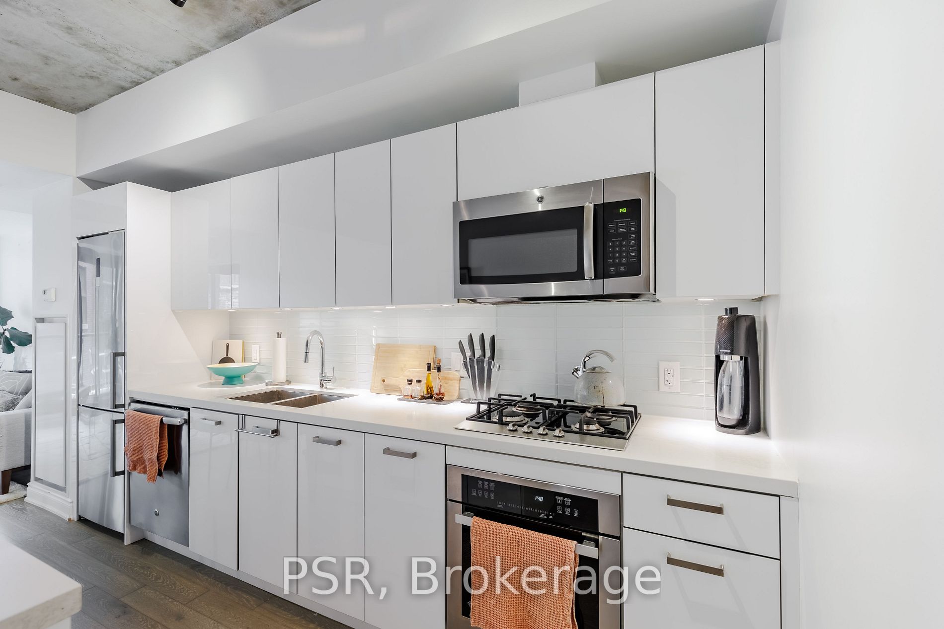 608 Richmond St W, #317