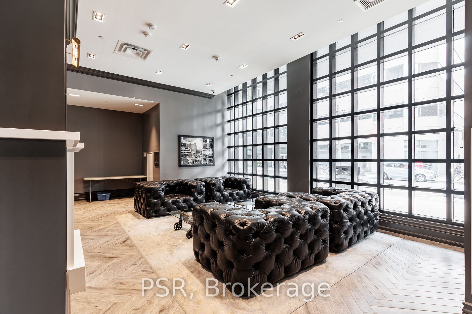608 Richmond St W, #317