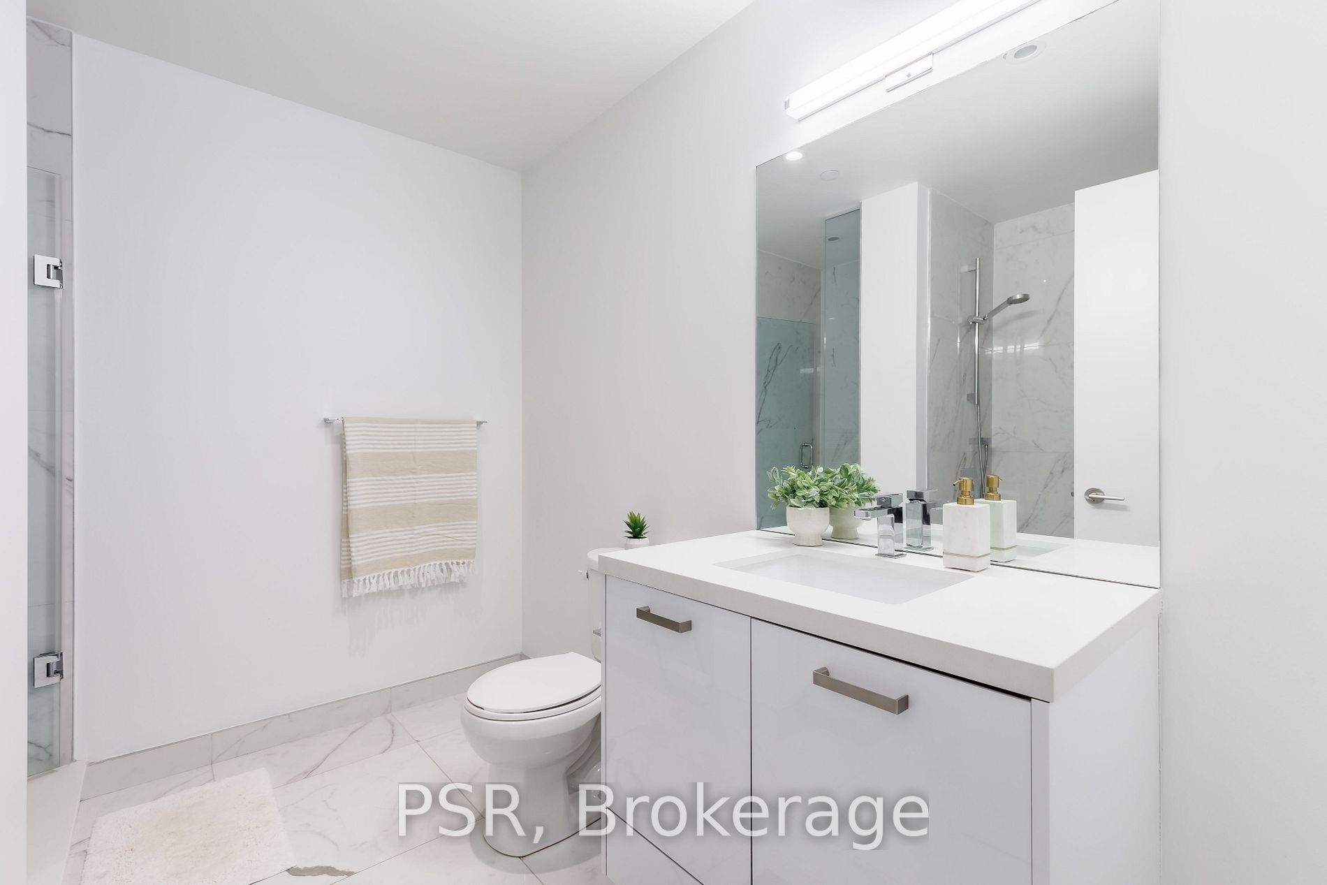 608 Richmond St W, #317