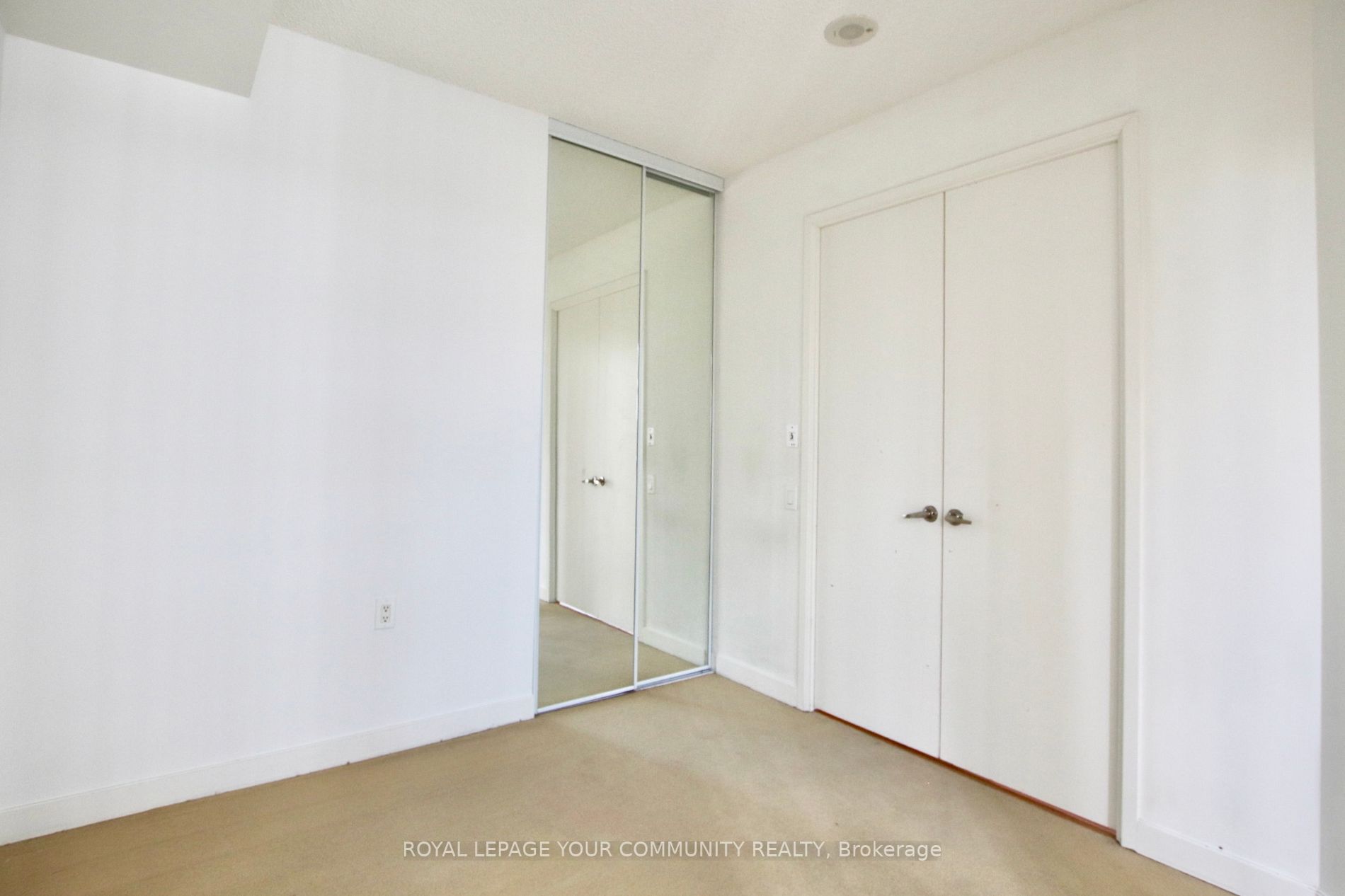 85 Bloor St E, #909