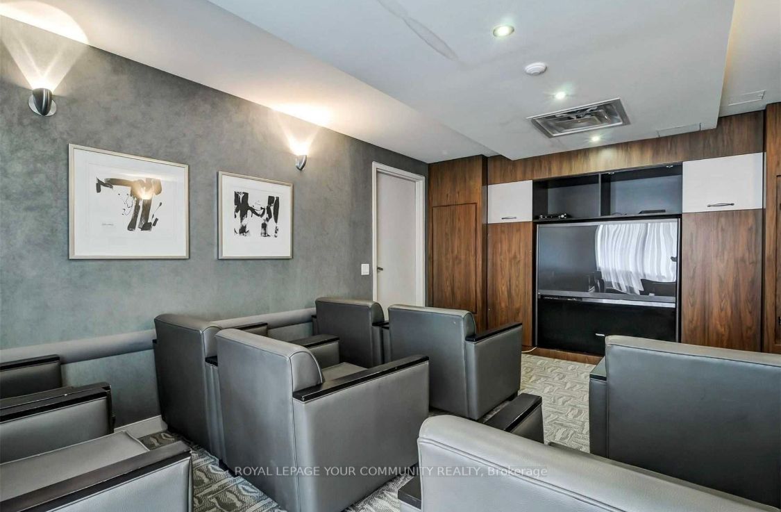 85 Bloor St E, #909