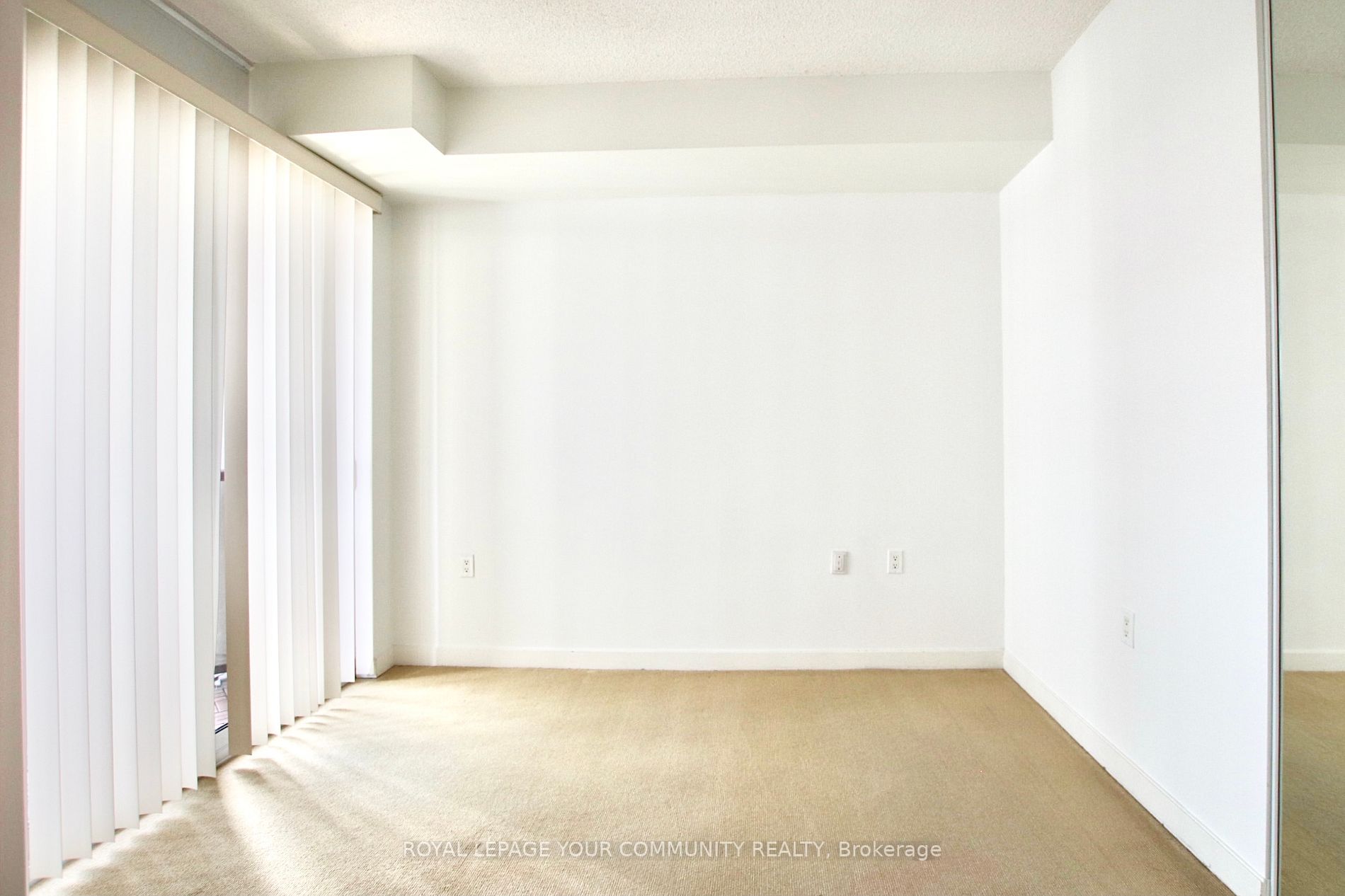85 Bloor St E, #909