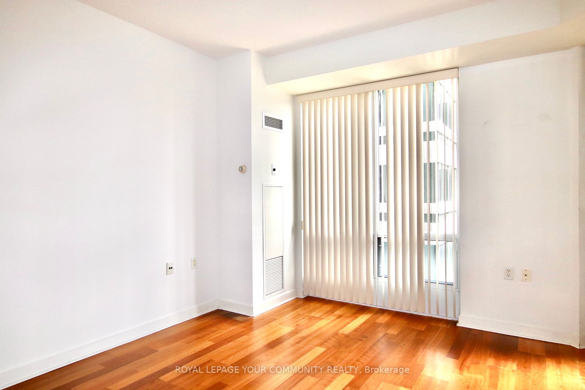 85 Bloor St E, #909
