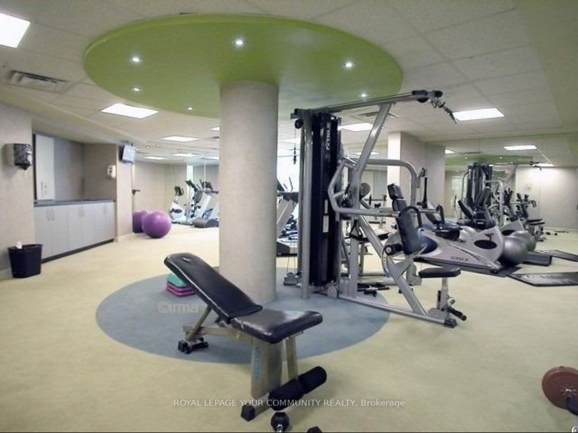 85 Bloor St E, #909
