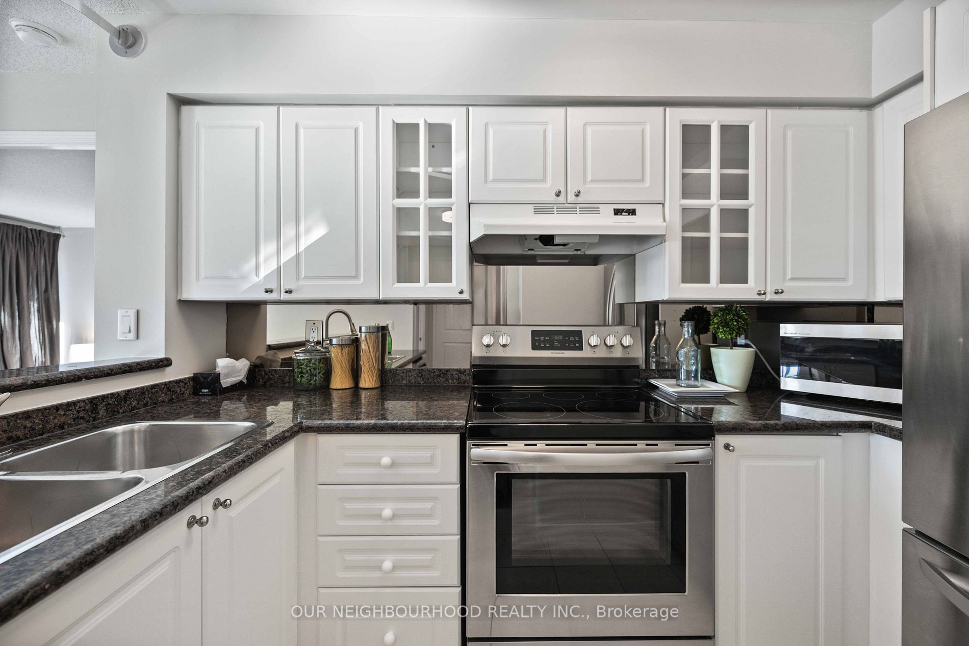 109 Front St E, #1035