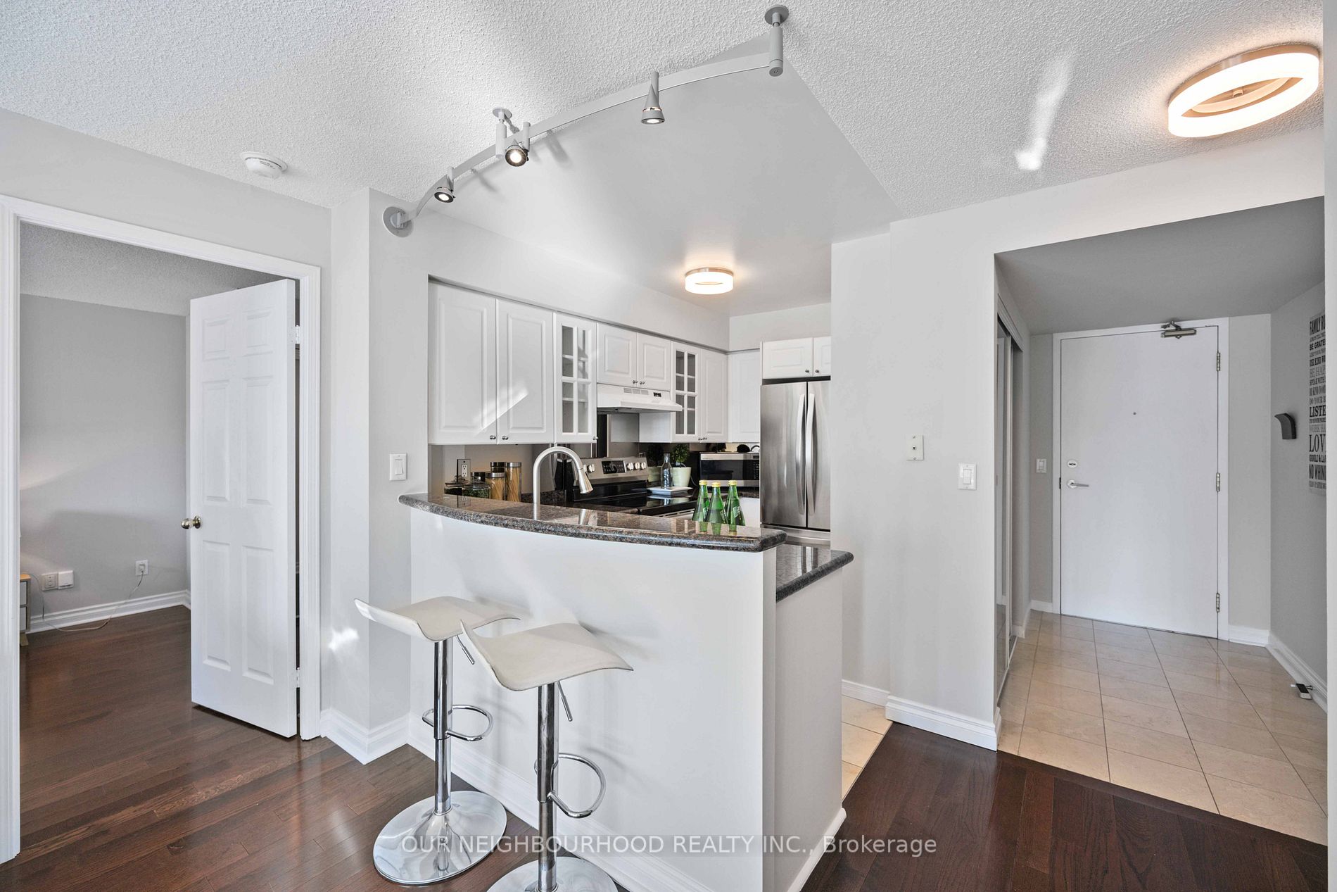 109 Front St E, #1035
