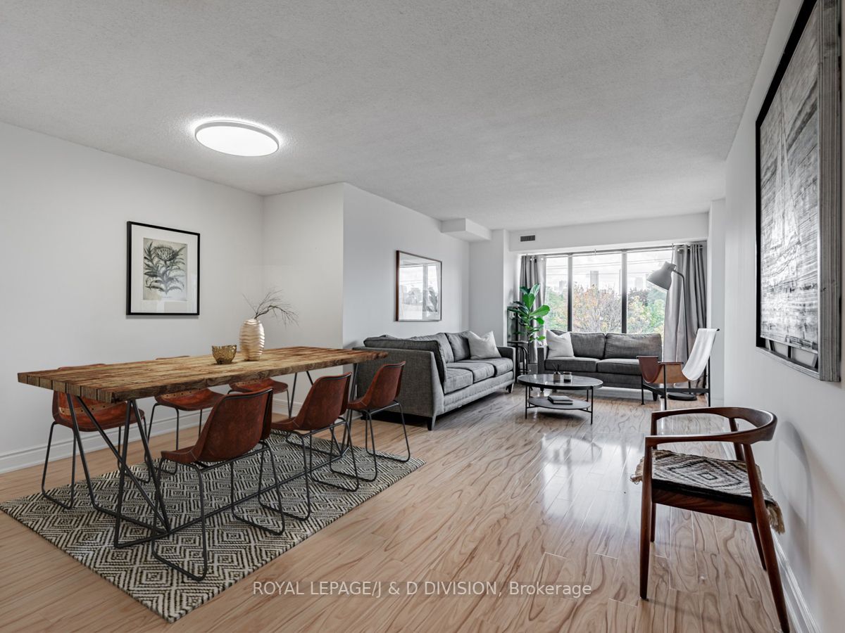 456 College St, #319