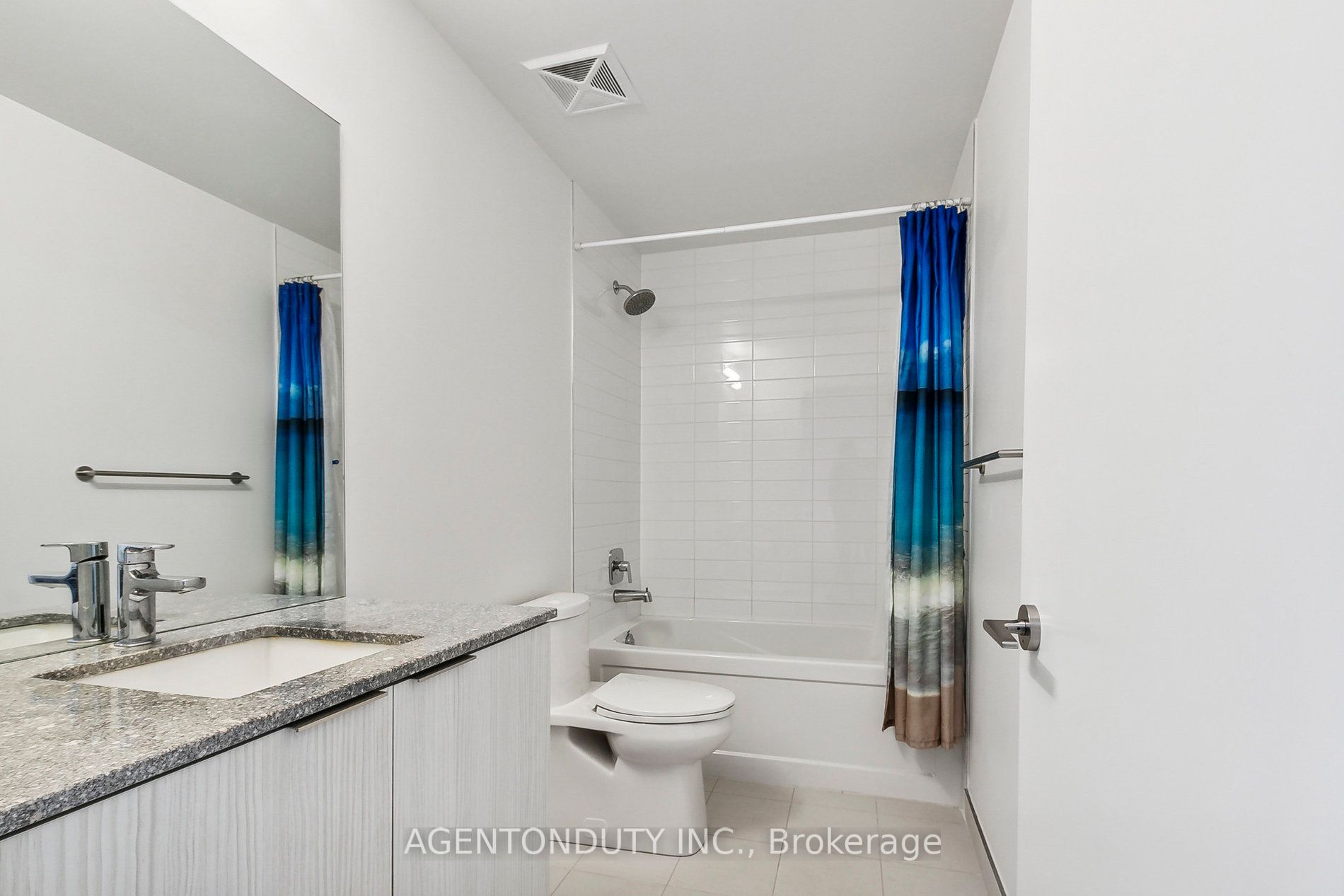 158 Front St E, #1014