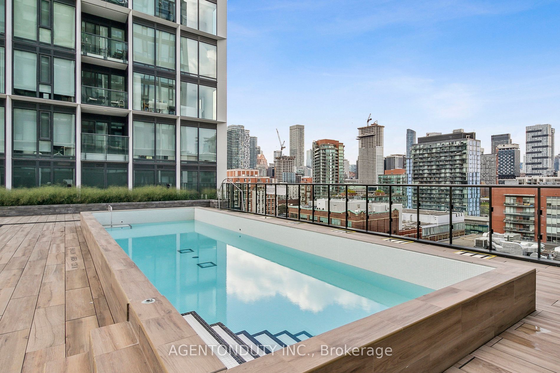 158 Front St E, #1014