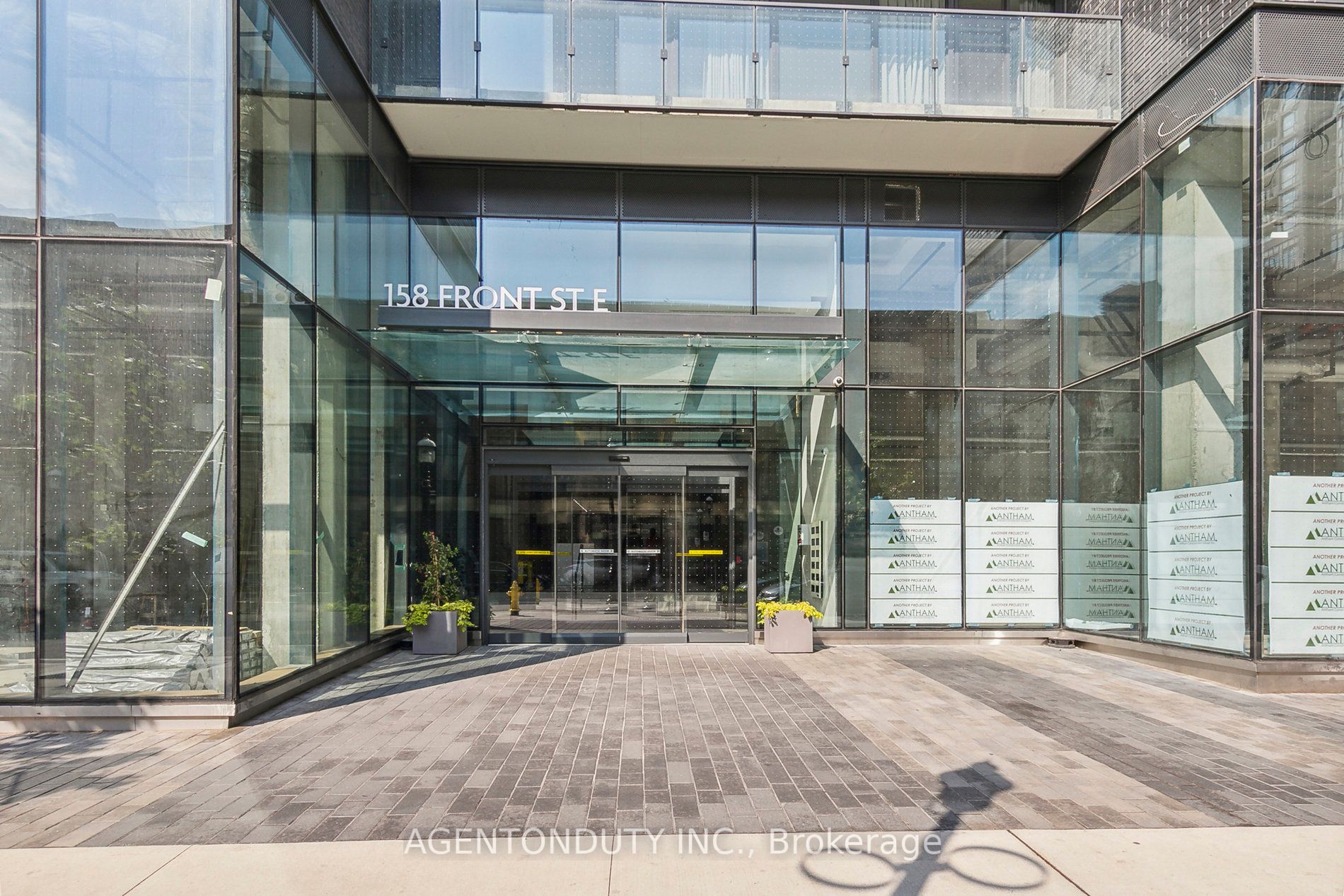 158 Front St E, #1014
