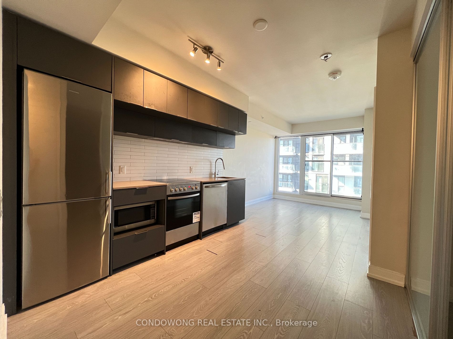 181 Dundas St E, #4101