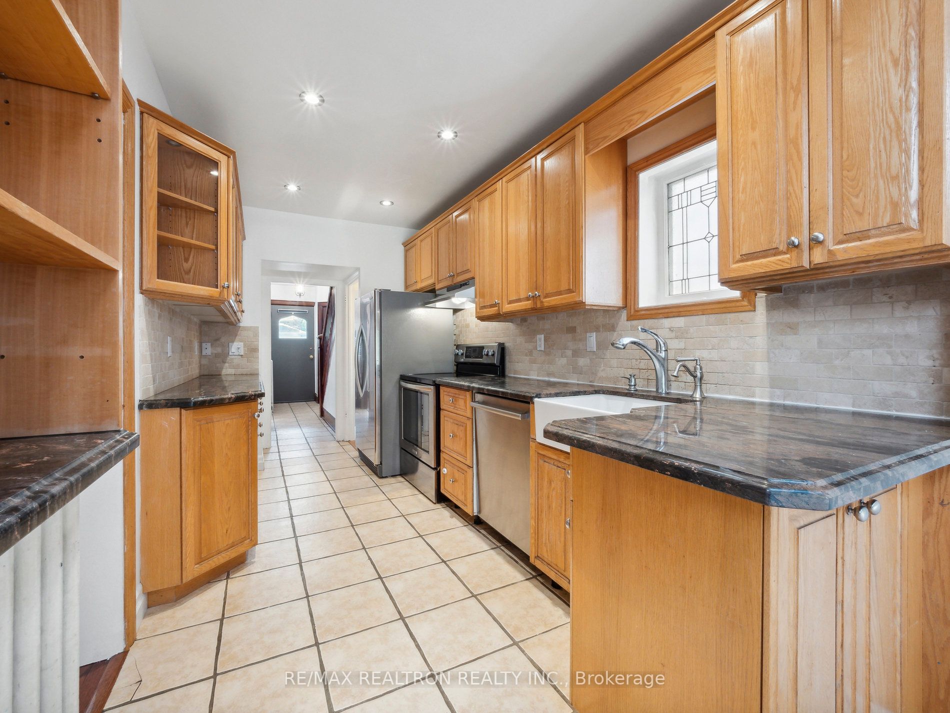 186 Wanless Ave