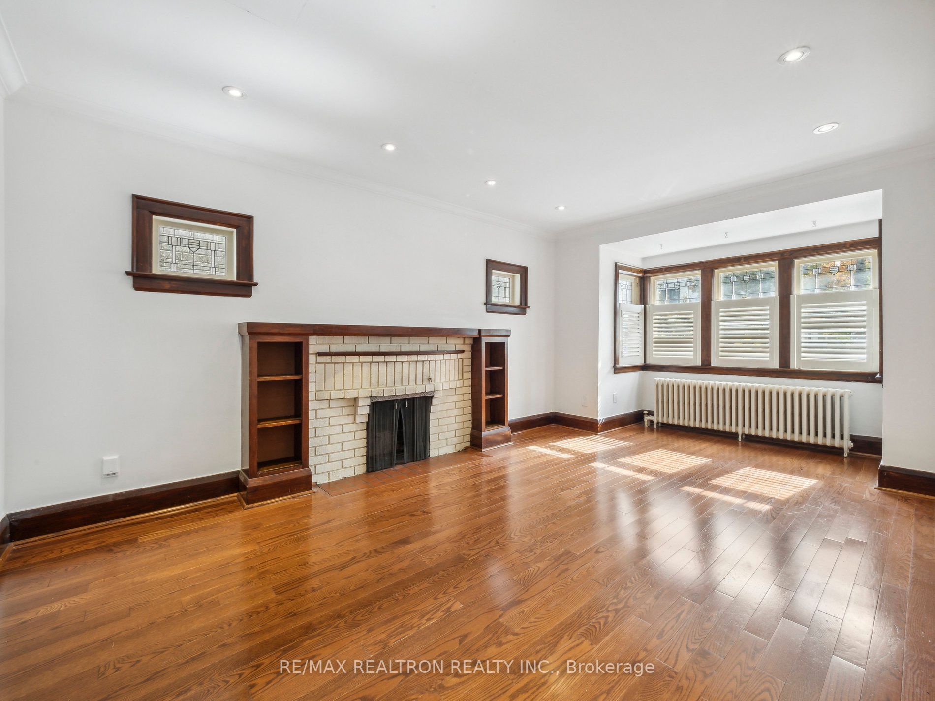 186 Wanless Ave