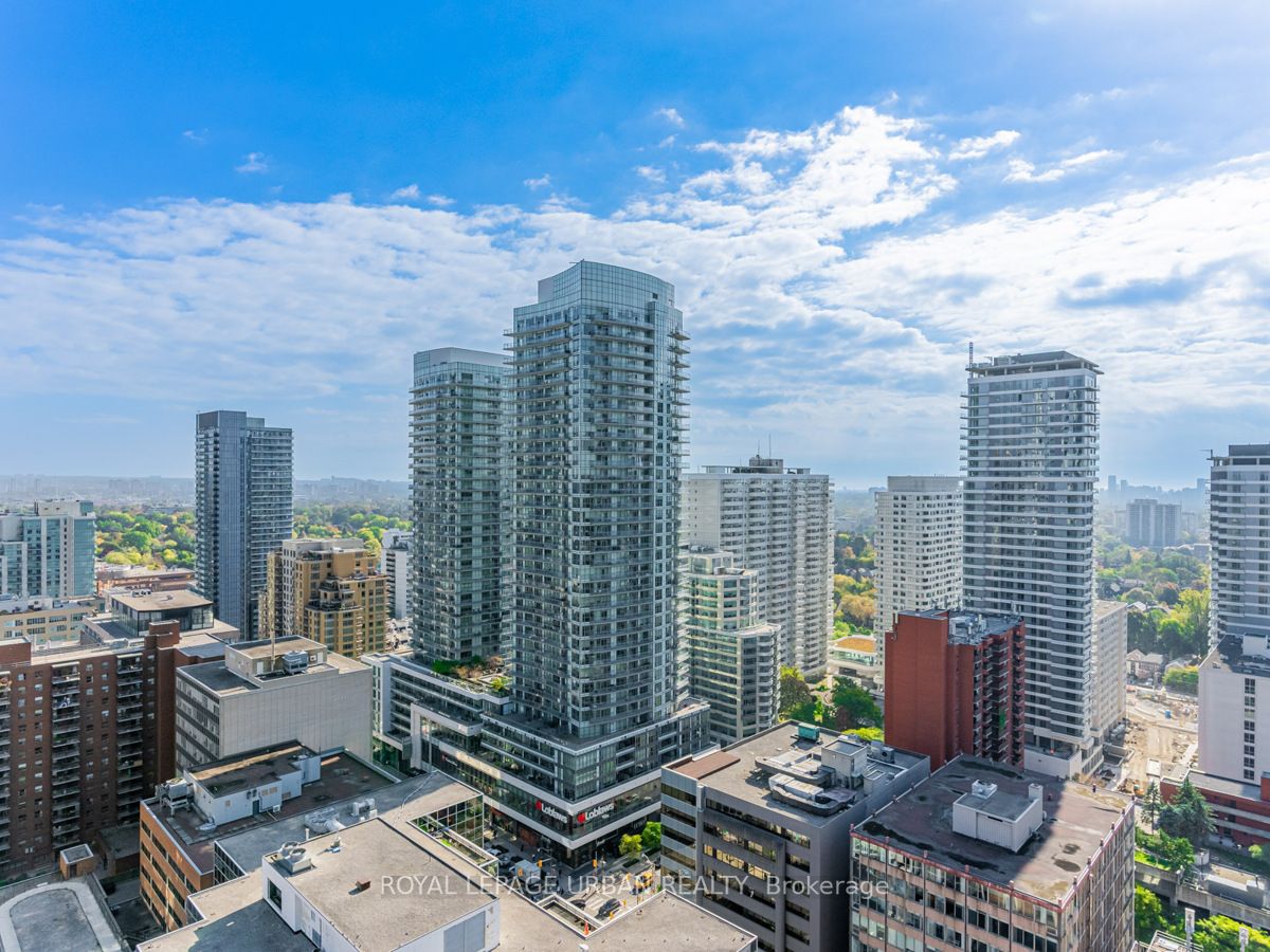 39 Roehampton Ave, #2303
