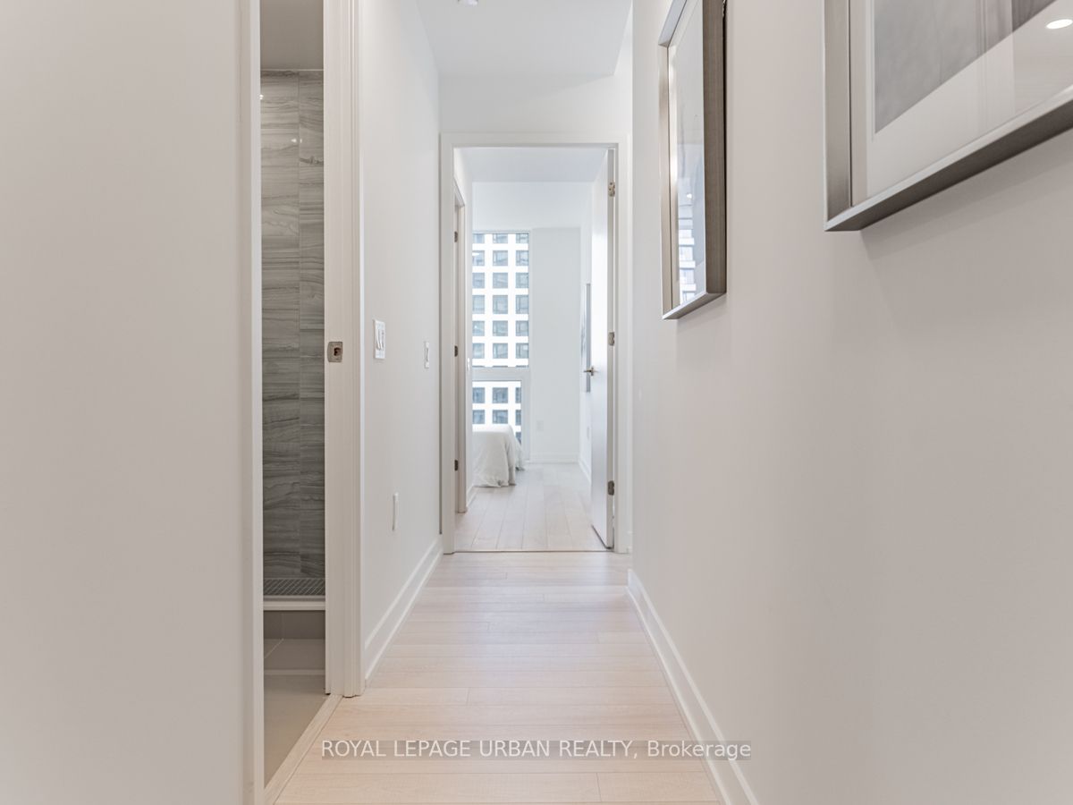 39 Roehampton Ave, #2303