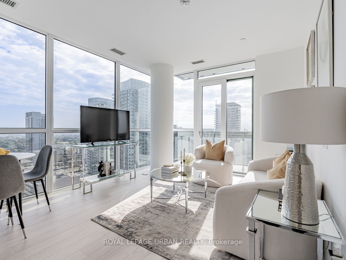 39 Roehampton Ave, #2303