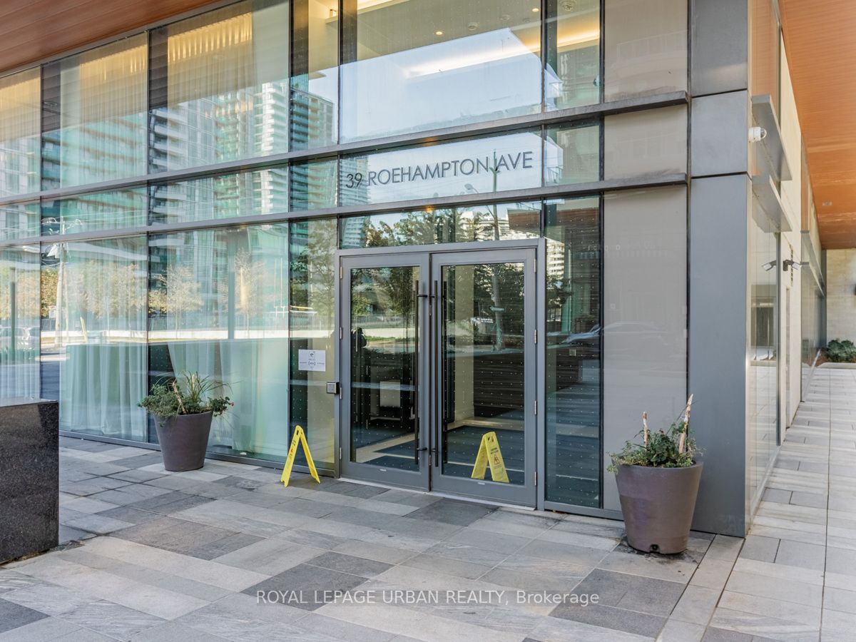 39 Roehampton Ave, #2303