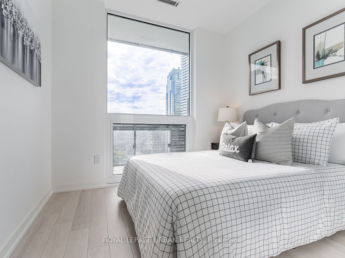 39 Roehampton Ave, #2303