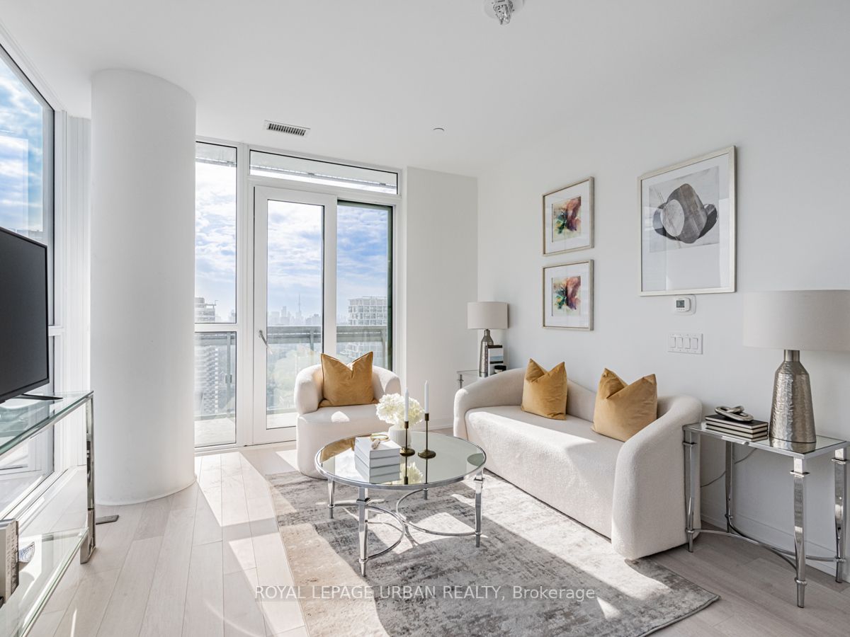 39 Roehampton Ave, #2303