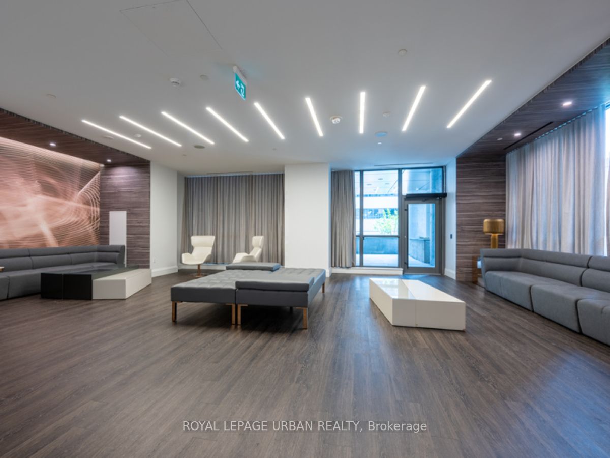 39 Roehampton Ave, #2303