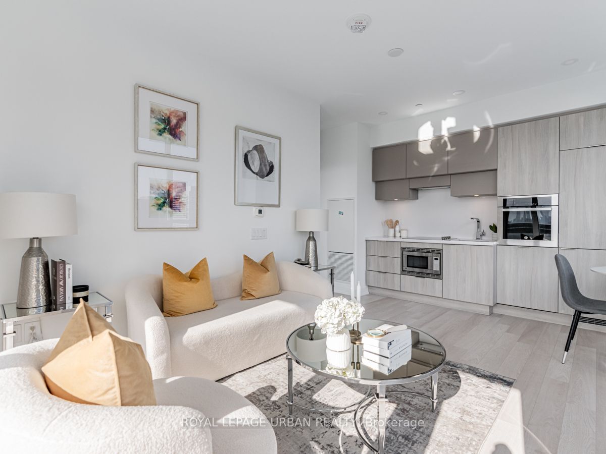 39 Roehampton Ave, #2303