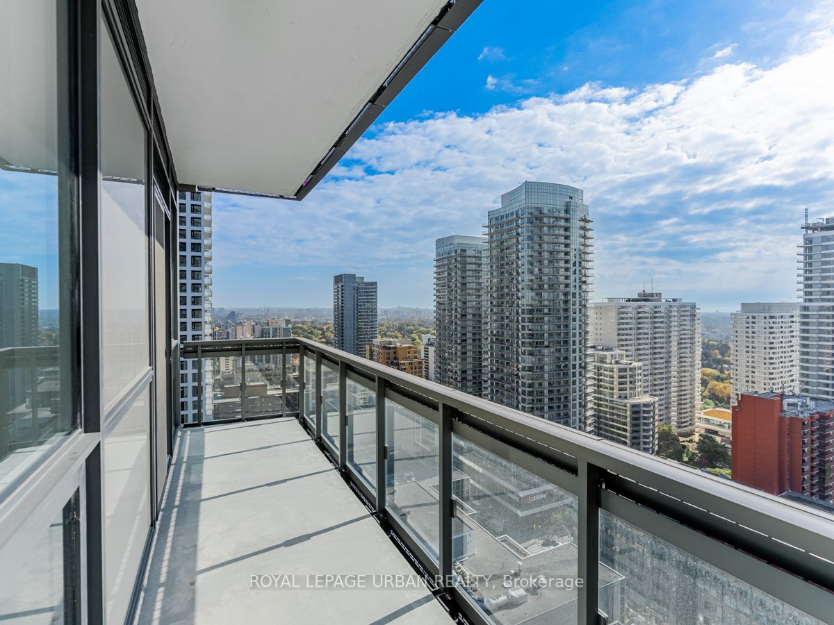 39 Roehampton Ave, #2303